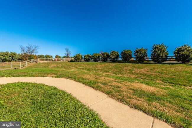Building Photo - 8960 Albaugh Rd