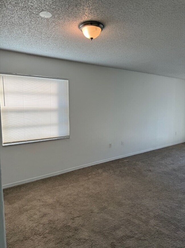 Building Photo - CORAL GARDENS 2-BEDROOM CONDO