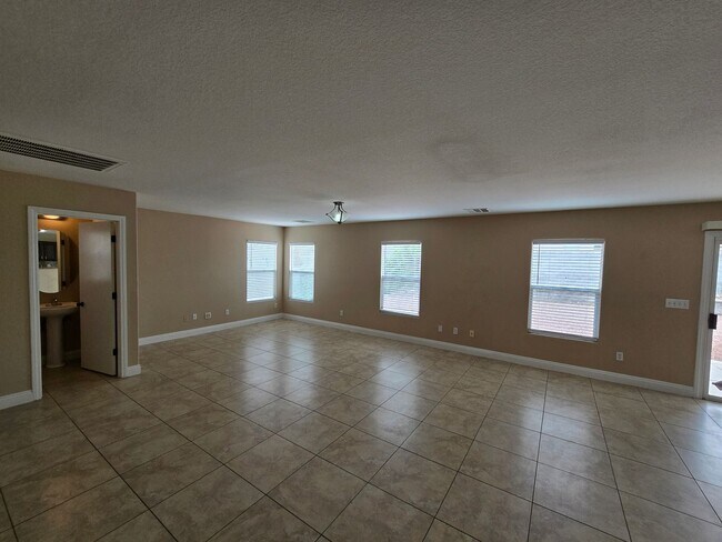 Building Photo - 4 Bedroom Rhodes Ranch Home for Rent