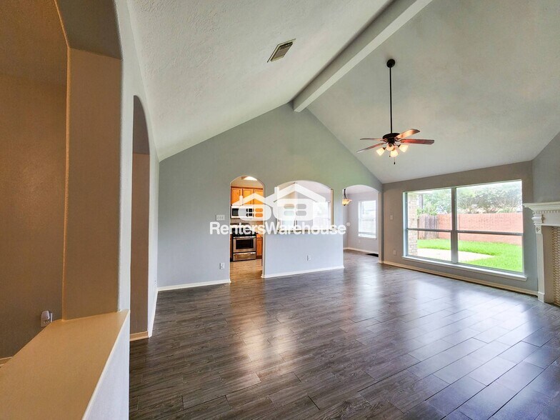Building Photo - 11902 White Water Bay Dr