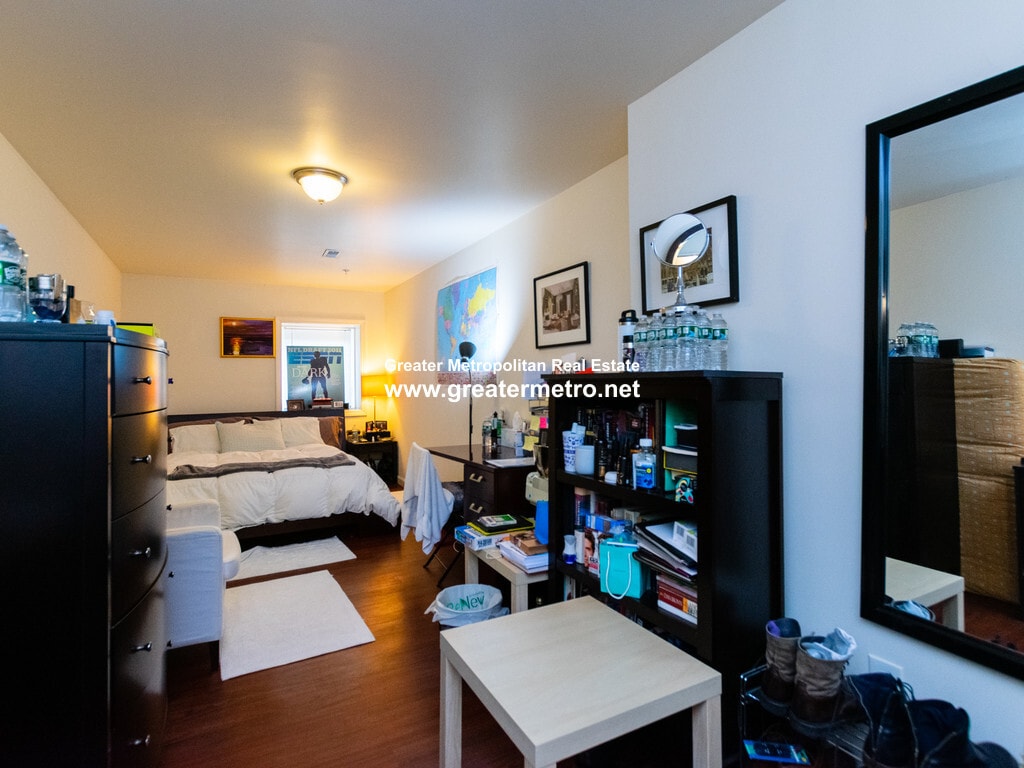 Building Photo - 41 Chelsea St