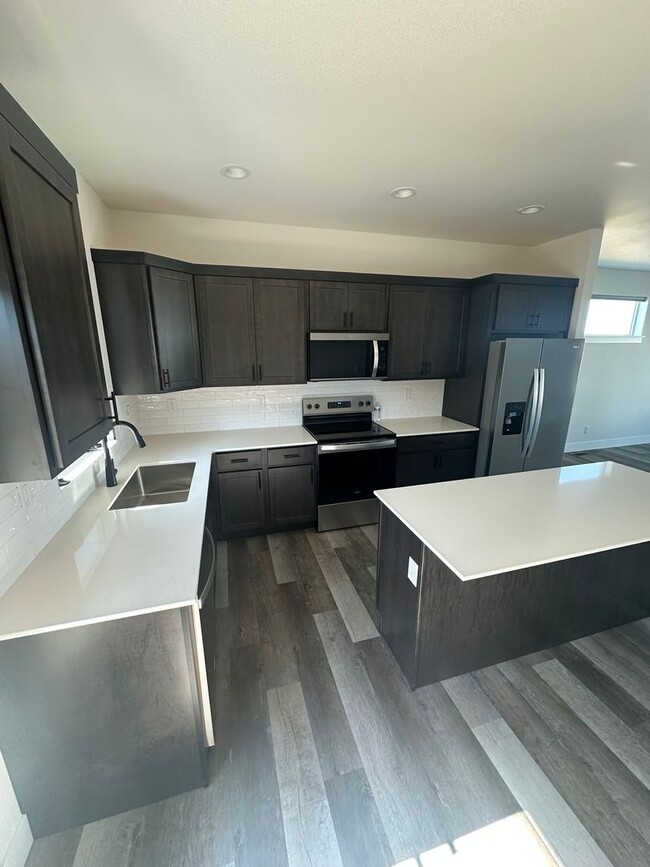 Building Photo - 511 Spaniel Ln
