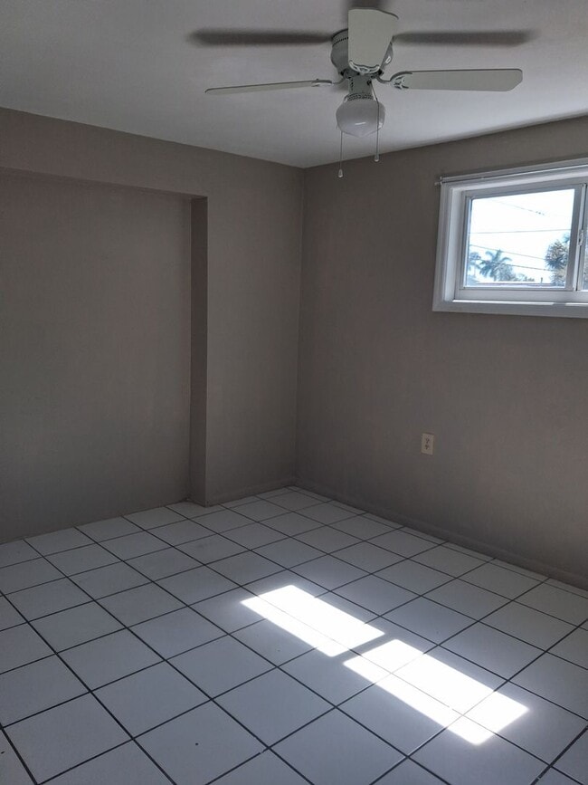 Building Photo - 3 Bedroom 2 bath on a dead end street