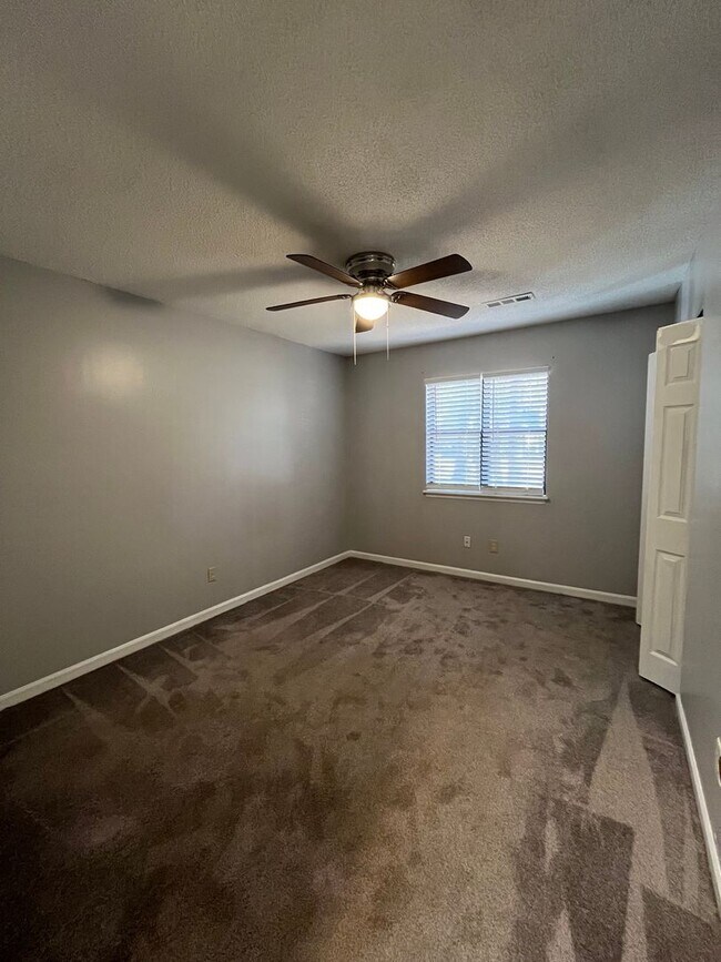 Building Photo - Charming 3 BR/2 BA Home in Crowfield Plantation