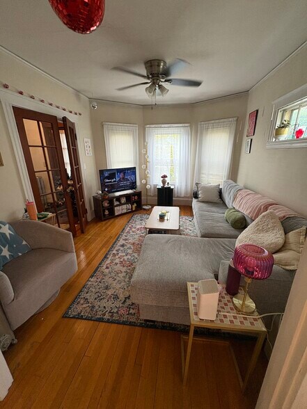 Building Photo - 34 Sunset Rd