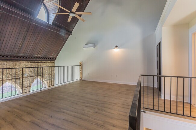 Building Photo - 141 Krams Ave