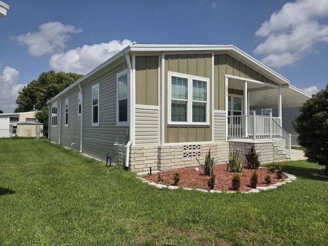 Building Photo - 2879 Canyon Dr