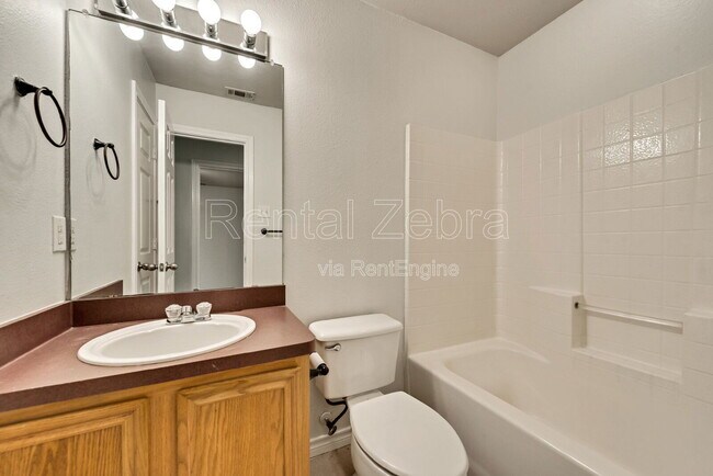 Building Photo - 1231 Shelby Dr