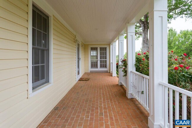 Building Photo - 1522 Oak Hill Ln