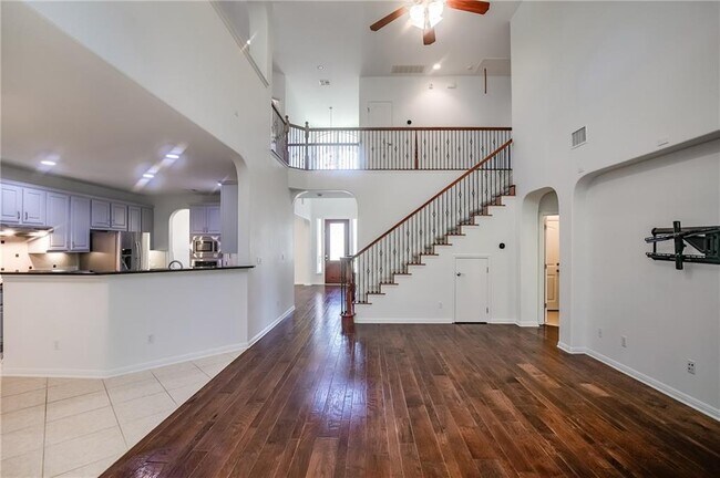 Building Photo - 401 Ridgetop Bend