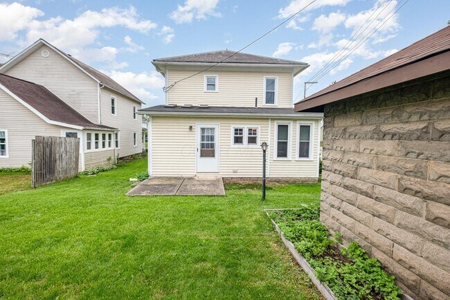 Building Photo - 601 E Gambier St