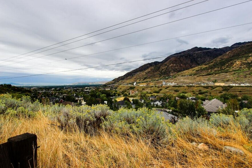 Building Photo - 3298 E Fort Union Blvd