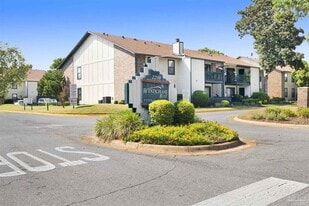 Windchase Complex Entrance - 2299 Scenic Hwy