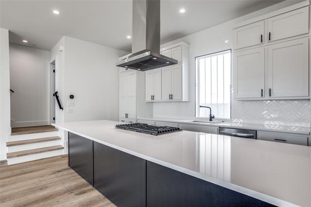 Building Photo - 2143 Mail Ave