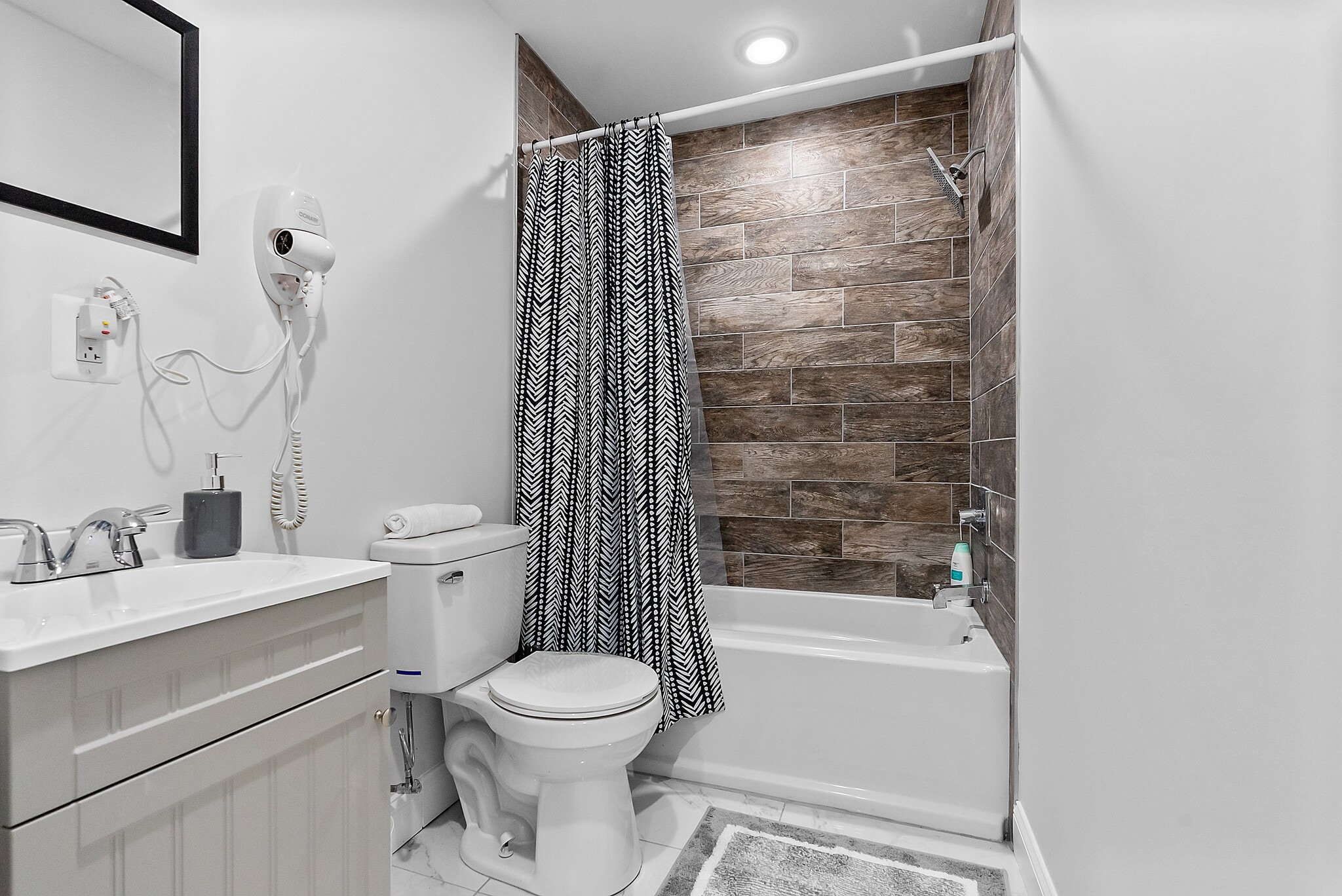 Building Photo - 3025 Baltz St