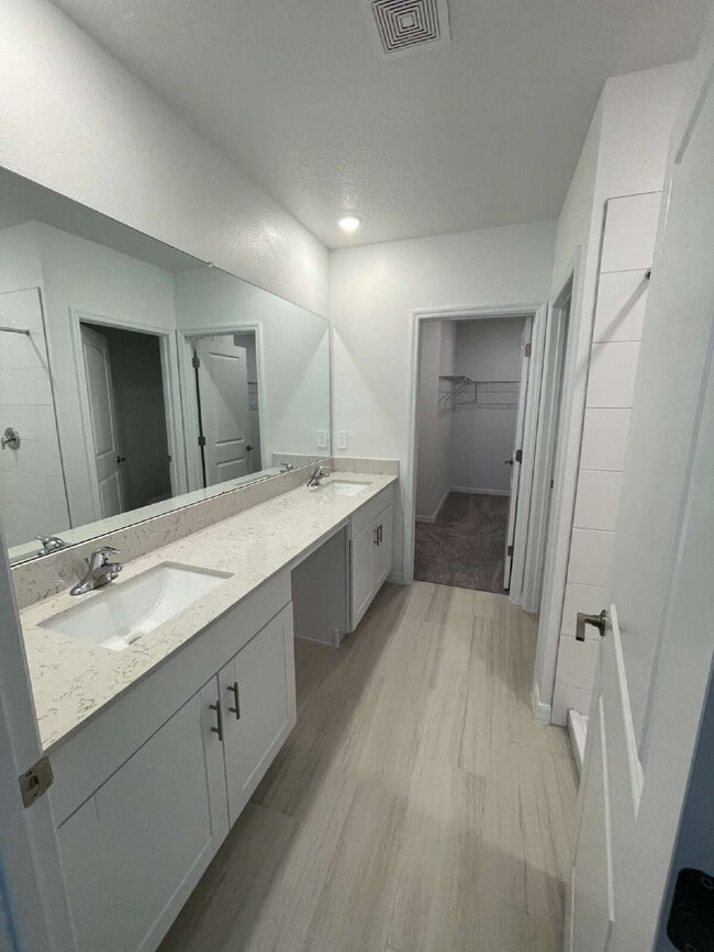 Building Photo - 11592 Radiant Shr Lp