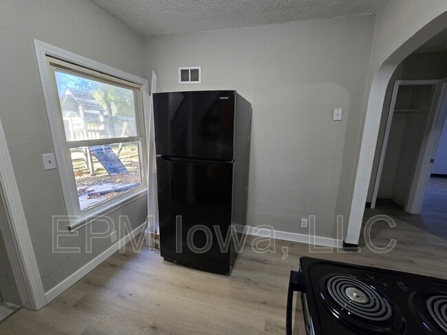 Building Photo - 1125 N Barclay St