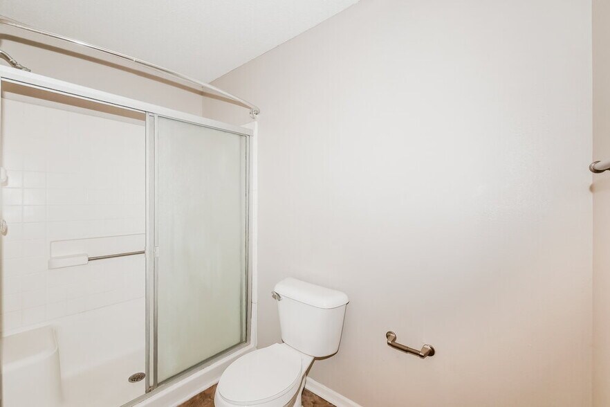 Building Photo - 13323 N Brick Chapel Dr