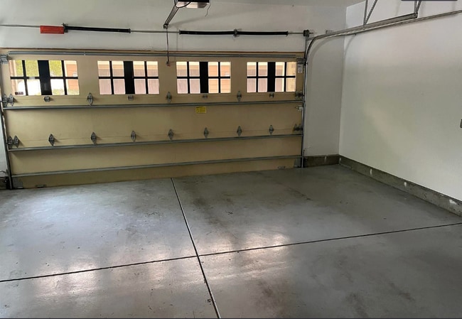 Building Photo - Newer 3bedrooms townhouse with 2 Cars Garage and AC in Fremont Niles area for rent