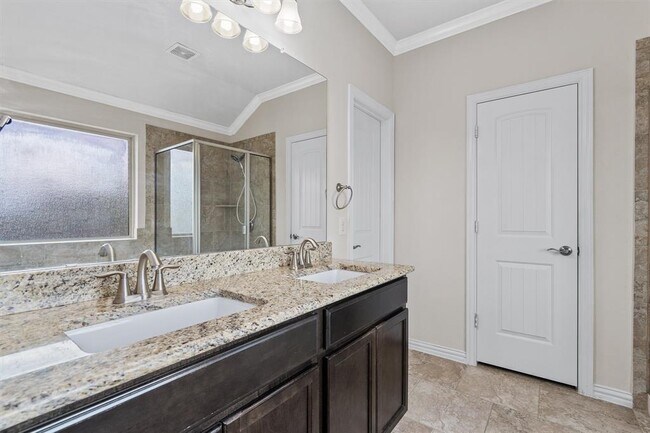 Building Photo - 417 Briar Park Dr