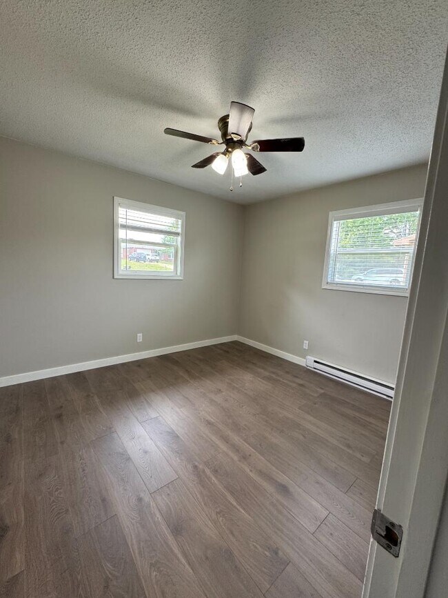 Building Photo - 4837 Greenfield Dr