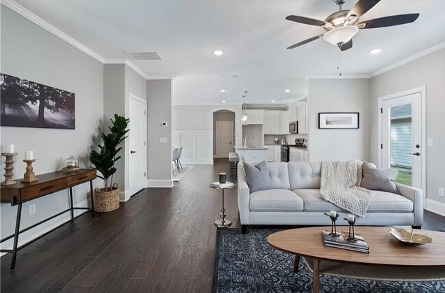 Building Photo - 973 Rittenhouse Way SE