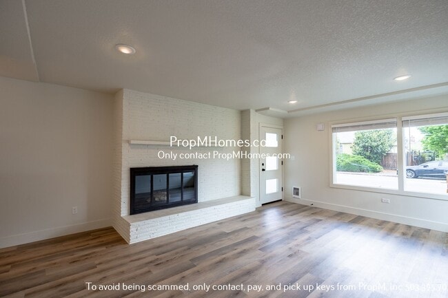 Building Photo - Well-Designed 1-Bedroom Duplex in Vibrant ...
