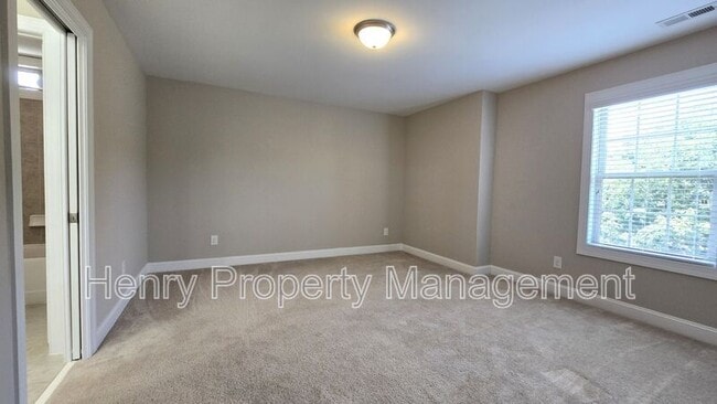 Building Photo - 121 Harvestwood Dr