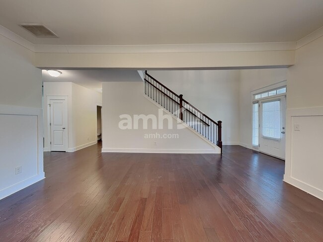 Building Photo - 1076 Adams Haven Bend