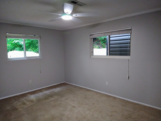 Building Photo - 128 Woodland Hills Dr