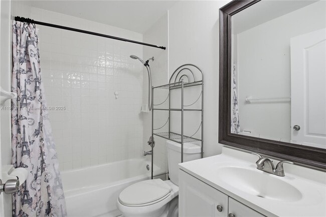 Building Photo - 7141 SW 158th Ct