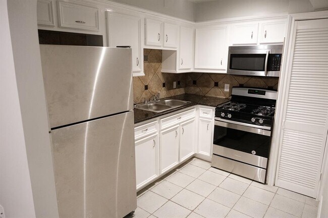 Primary Photo - 2801 Carrolton St