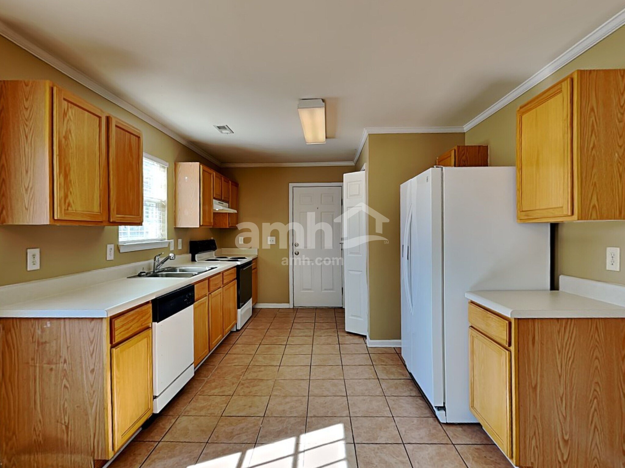 Building Photo - 205 N Fuquay Springs Ave