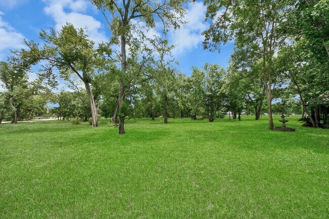 Building Photo - 4126 Pecan Bend Dr