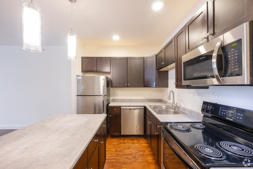 1BR, 1BA - 850SF - Kitchen - Mansfield Apartments