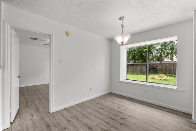 Building Photo - 2515 Northern Dr