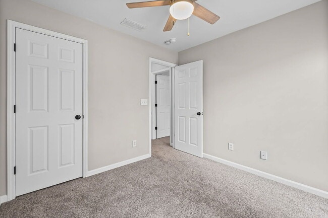 Building Photo - 5149 Manerdale Dr SE