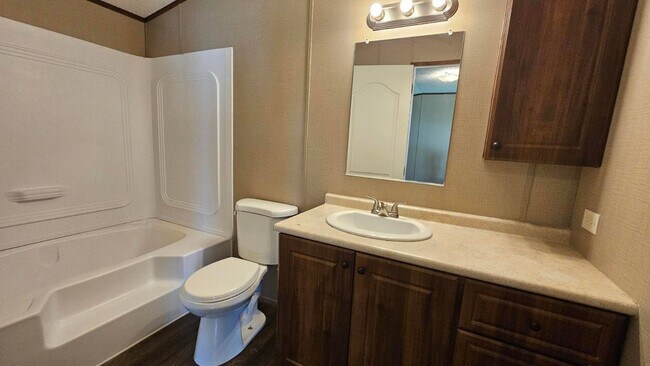 Building Photo - 2201 S Anna St