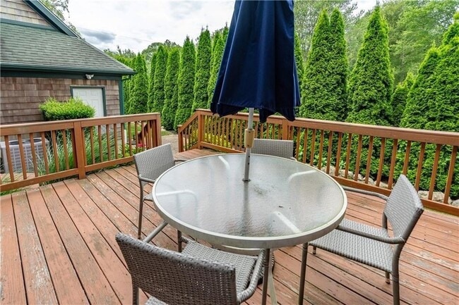 Building Photo - 7 Gibson Ave