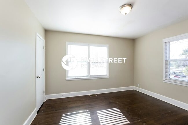Building Photo - 1130 Mona Dr