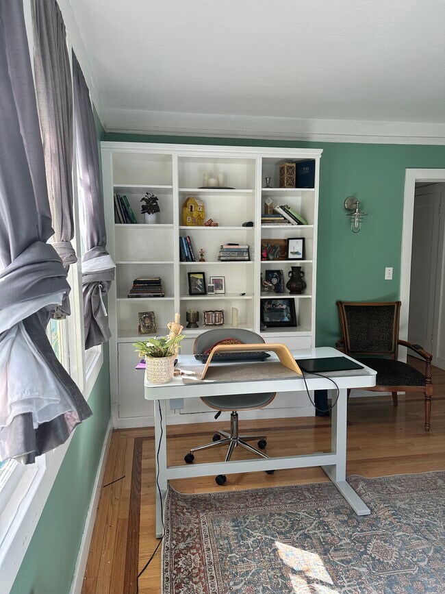 Building Photo - 890 Cragmont Ave