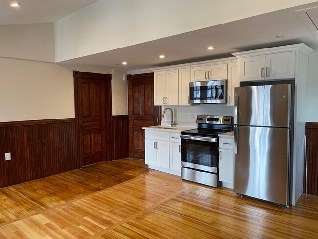 Building Photo - 41 Summer St