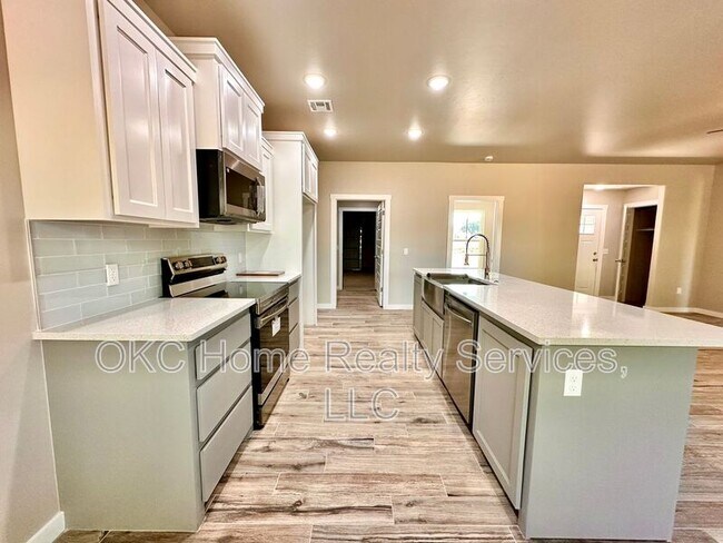 Building Photo - 2184 Hilltop Ln