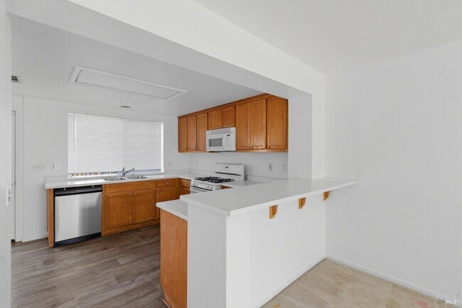 Building Photo - 712 Daniels Ave