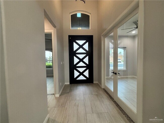 Building Photo - 33 Ensenada Ave