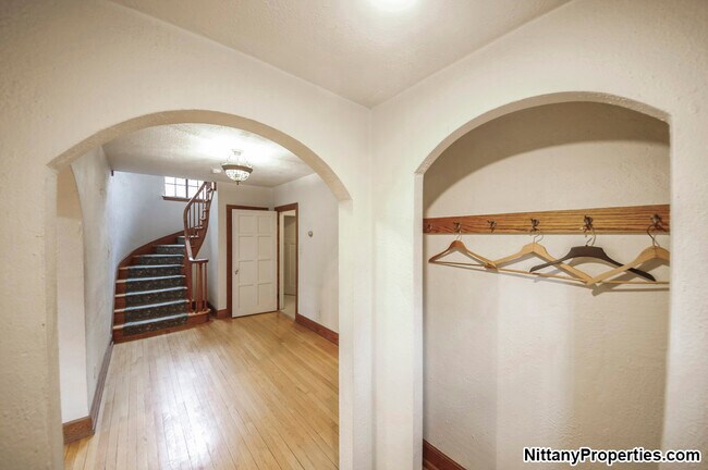 Building Photo - 100 N Patterson St