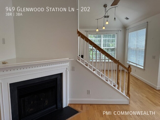 Building Photo - 949 Glenwood Station Ln