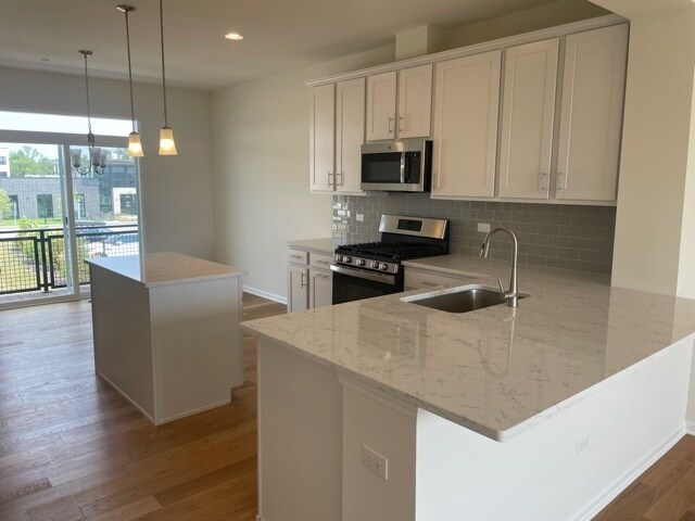 Building Photo - 3S629 Camden St