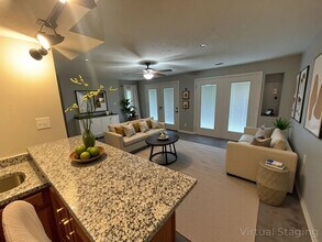 Building Photo - Spacious 3 bedroom 3.5 Baths 2 Home Office...