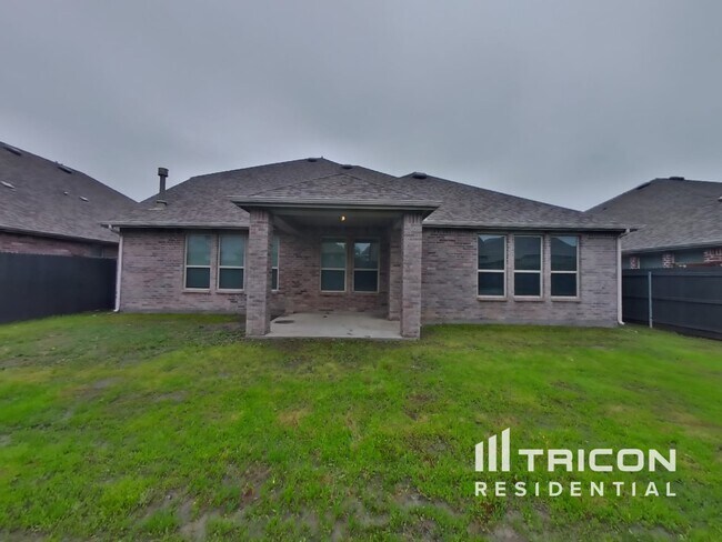 Building Photo - 1620 Village Creek Dr